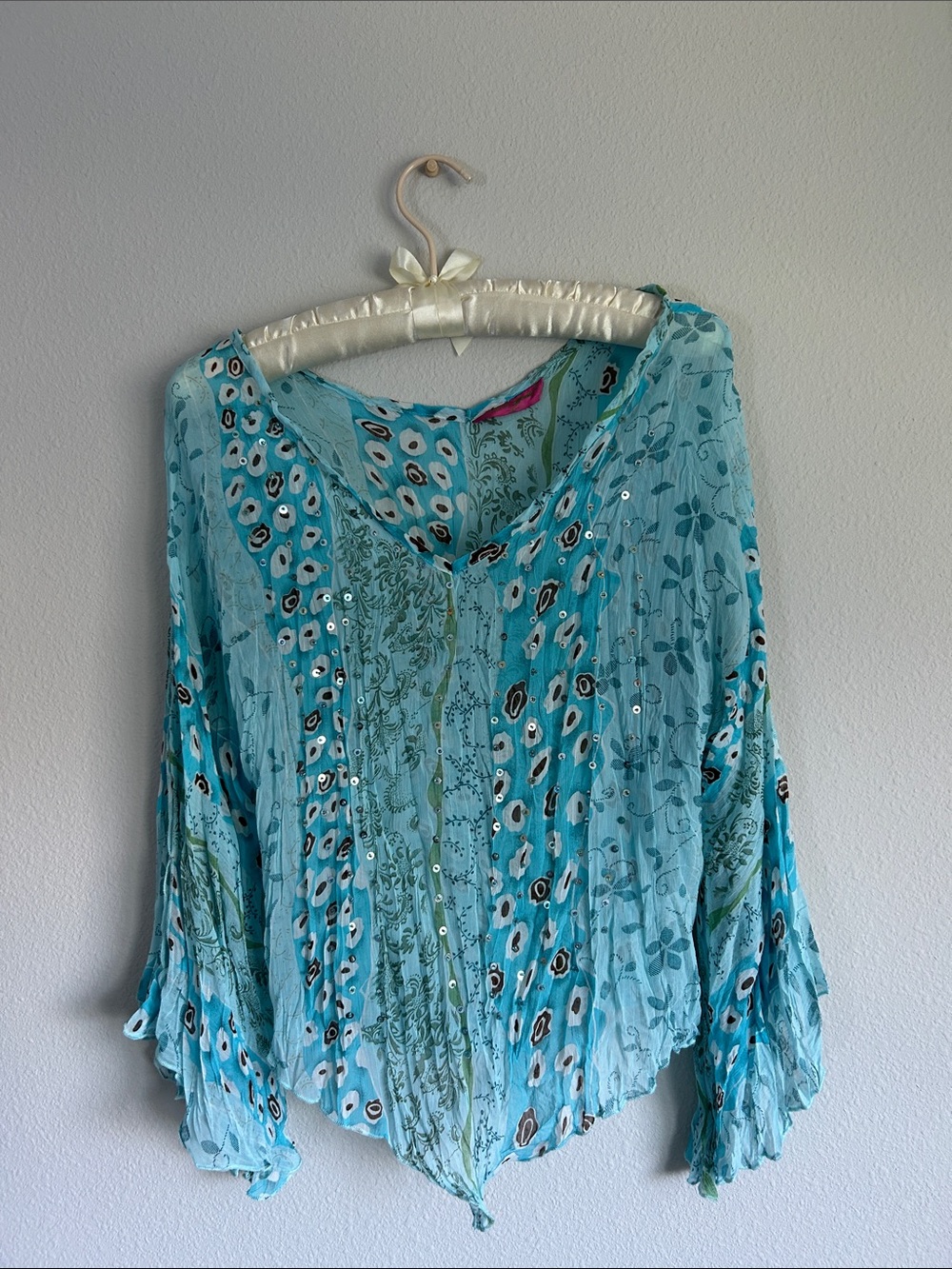Stunning Y2K Light Blue Floral Peasant Blouse - Beaded